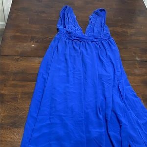 Plunging neckline, midi dress with slit